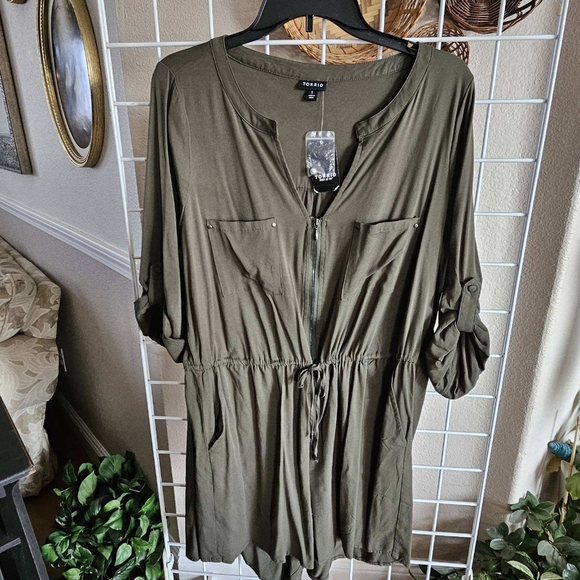 Torrid Olive Green Romper SZ 1 NWT - Picture 1 of 5